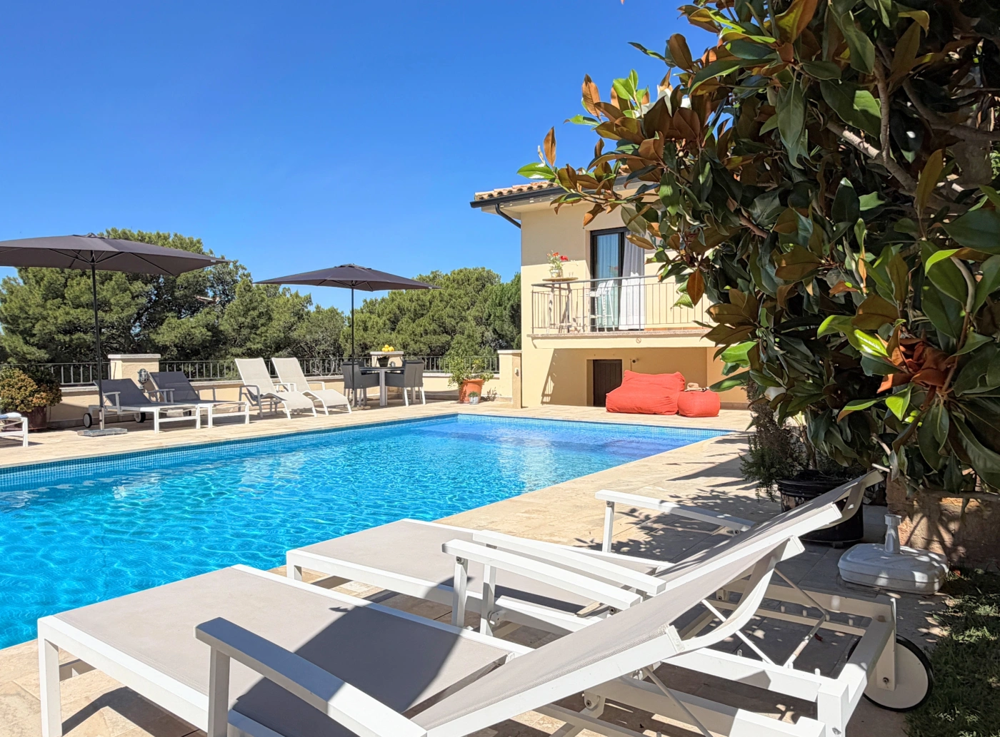 006 Villa Alegre