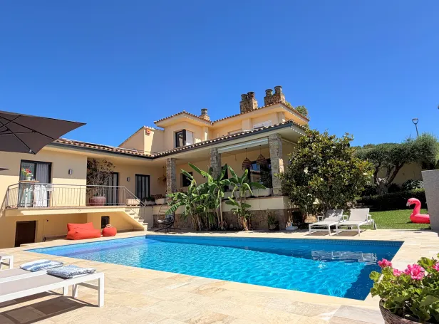 004 Villa Alegre