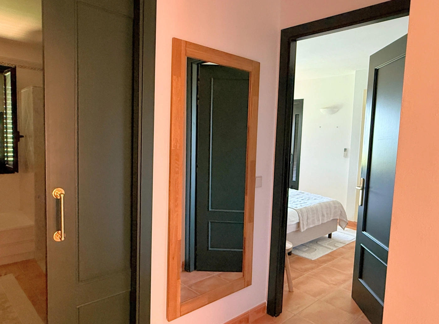 048 Villa Luna