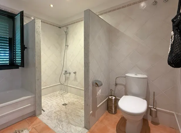 047 Villa Luna