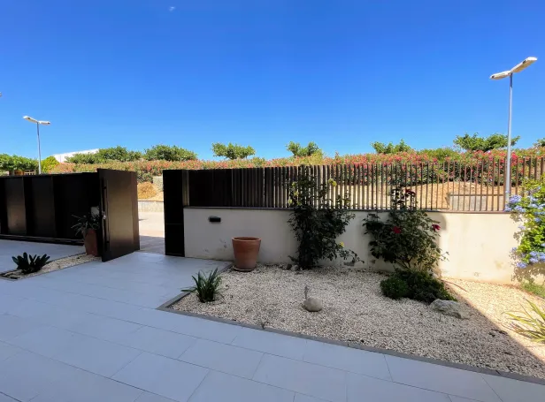 028 Villa Rosé
