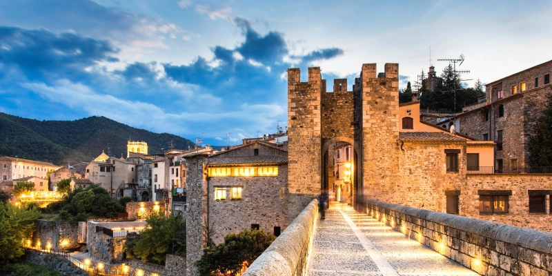 Bezoek Besalu Costa Brava